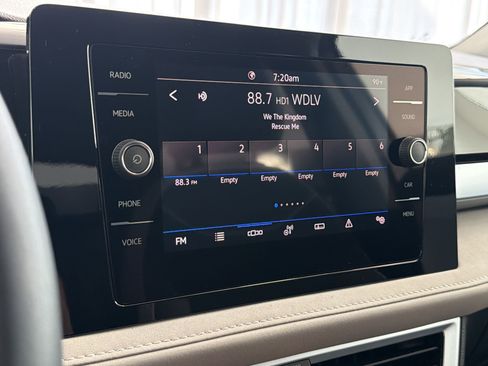 New 2026 Volkswagen Taos SE FWD image 20