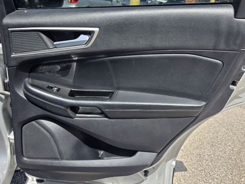 Used 2019 Ford Edge SEL w/ Equipment Group 201A FWD image 30
