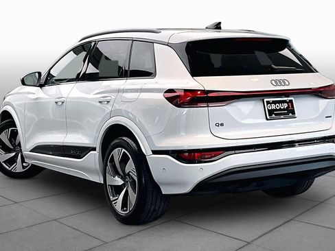 Used 2025 Audi Q6 e-tron Premium w/ Convenience Package image 11