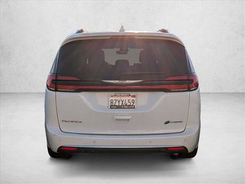 Used 2022 Chrysler Pacifica Pinnacle image 6
