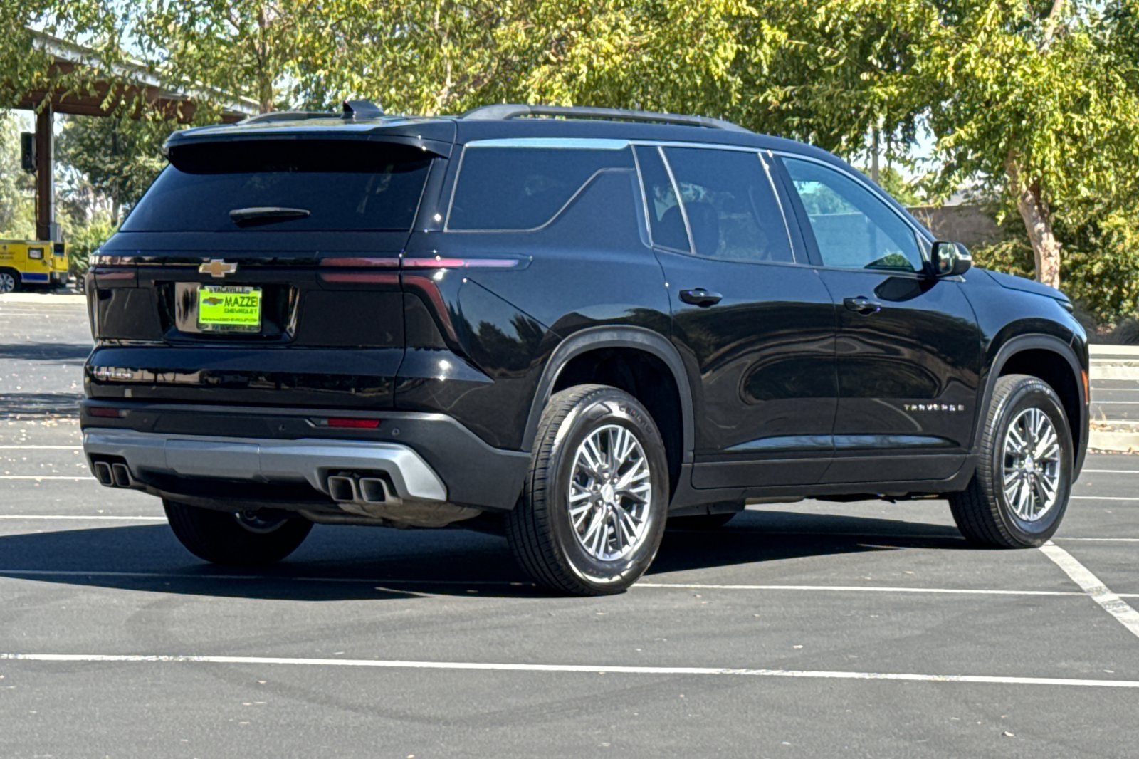 Used 2026 Chevrolet Traverse LT FWD image 11