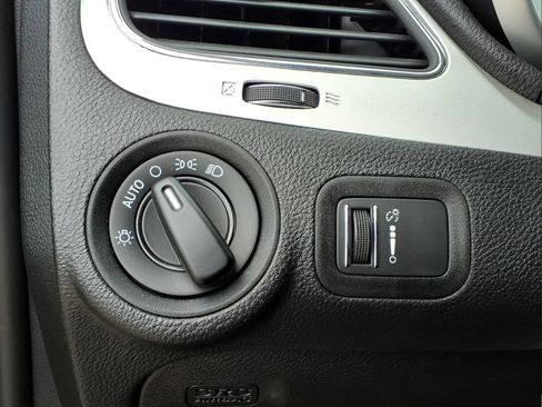 Used 2020 Dodge Journey SE w/ SE Popular Equipment Group FWD image 27