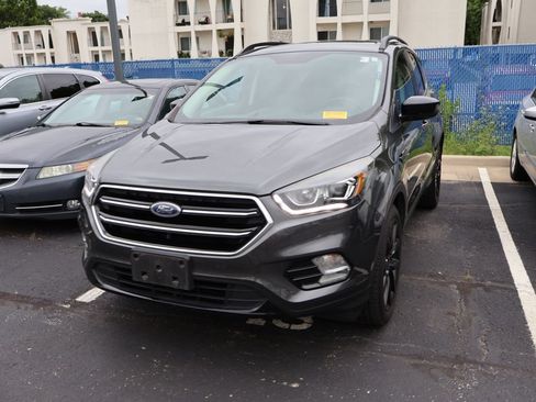 Used 2019 Ford Escape SE AWD/4WD image 3