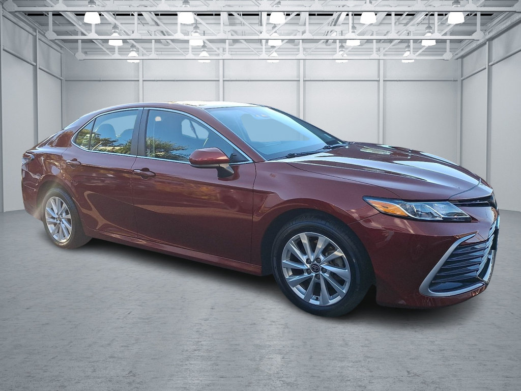Used 2021 Toyota Camry LE AWD/4WD image 9