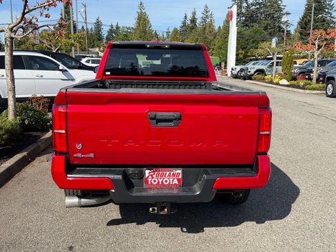 Certified 2025 Toyota Tacoma SR5 AWD/4WD image 8