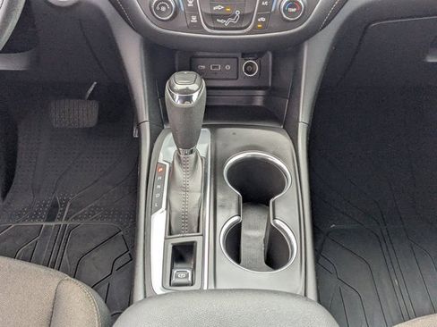 Used 2019 Chevrolet Equinox LT image 19