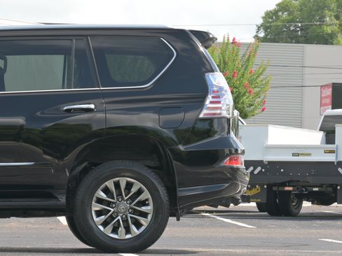 Used 2017 Lexus GX 460 Luxury AWD/4WD image 6