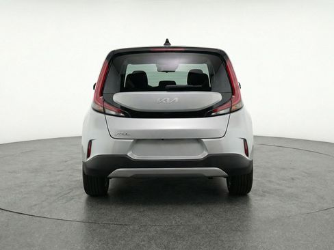 Used 2025 Kia Soul LX w/ LX Technology Package FWD image 7