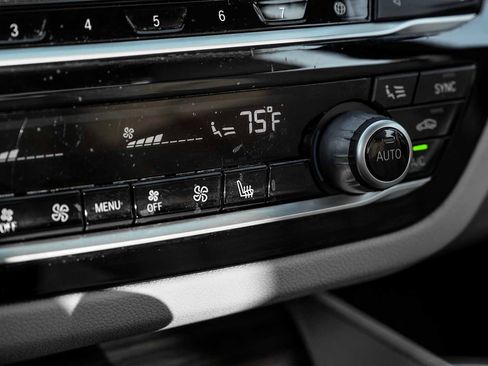 Used 2018 BMW 530i 530i w/ Premium Package image 24