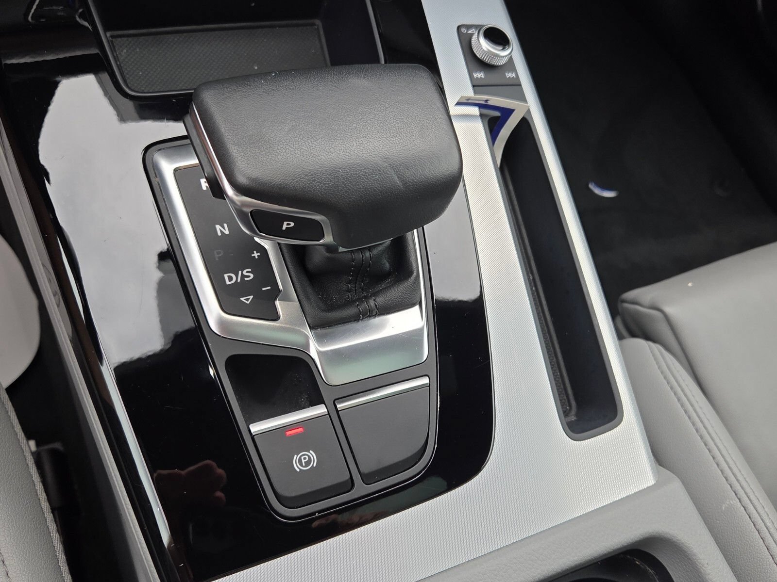 Used 2025 Audi Q5 2.0T Premium AWD/4WD image 25
