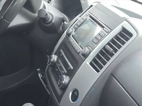 Used 2018 Nissan Frontier SV RWD image 17