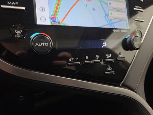 Used 2018 Toyota Camry XLE w/ Driver Assist Package FWD image 23