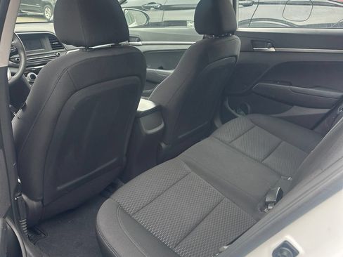 Used 2019 Hyundai Elantra SE w/ Cargo Package FWD image 11