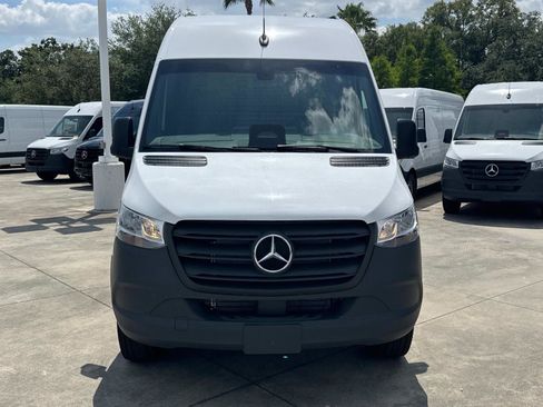 Used 2025 Mercedes-Benz Sprinter 2500 image 15