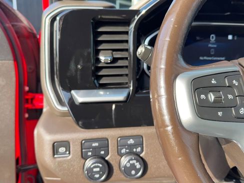 Used 2022 Chevrolet Silverado 1500 LT AWD/4WD image 18