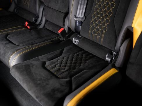 Used 2024 Lamborghini Urus Performante AWD/4WD image 26