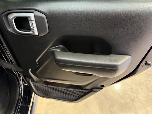 Used 2023 Jeep Gladiator Willys image 48