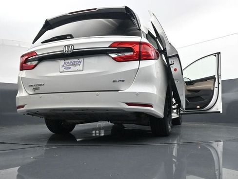 Used 2023 Honda Odyssey Elite image 38