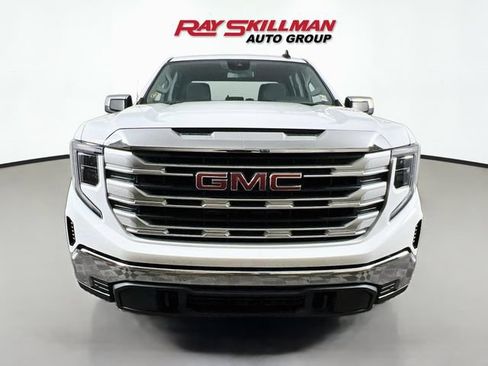 Used 2022 GMC Sierra 1500 SLE AWD/4WD image 2