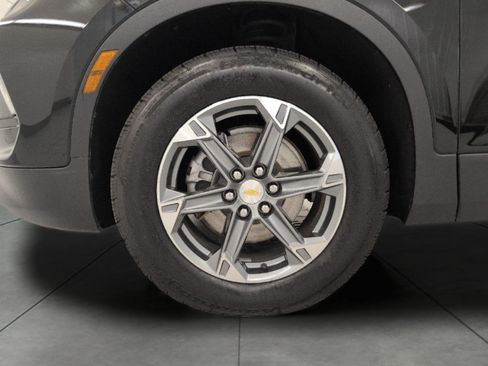 Used 2023 Chevrolet Blazer LT AWD/4WD image 3