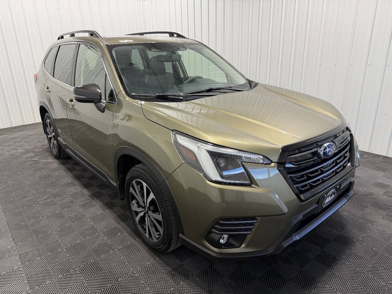 Used 2024 Subaru Forester Limited w/ Pop Package 2 AWD/4WD image 4