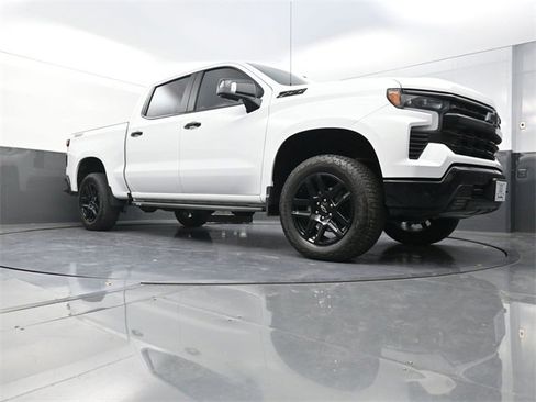 Used 2025 Chevrolet Silverado 1500 LT Trail Boss w/ LT Trail Boss Premium Package image 17
