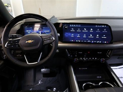 New 2026 Chevrolet Suburban High Country AWD/4WD image 13