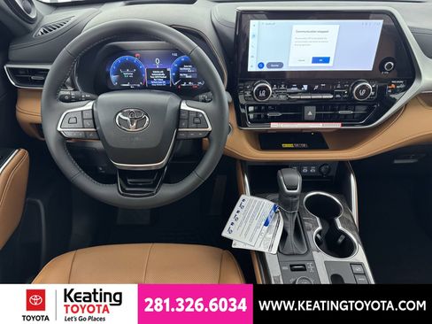 New 2026 Toyota Highlander Platinum AWD/4WD image 8