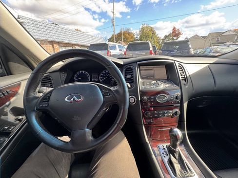 Used 2017 INFINITI QX50 Base 4dr Crossover w/ Premium Package image 28