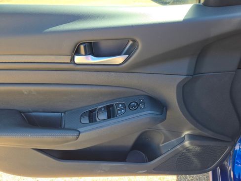 Used 2025 Nissan Altima 2.5 SV image 20