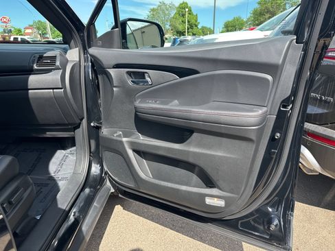 Used 2024 Honda Ridgeline Black Edition image 39