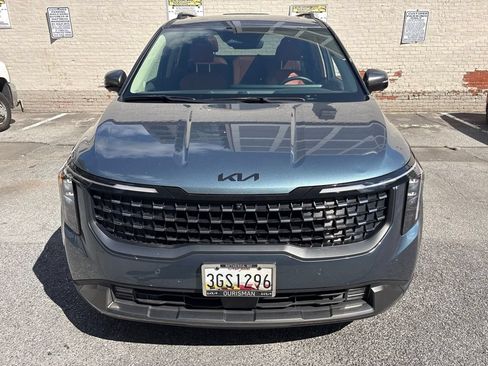 Used 2025 Kia Carnival SX w/ SX Dark Edition Package FWD image 8