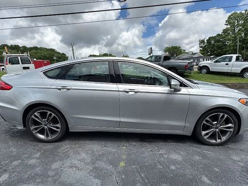 Used 2019 Ford Fusion Titanium AWD/4WD image 4
