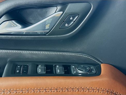 Used 2023 GMC Yukon Denali Ultimate w/ LPO, Floor Liner Package AWD/4WD image 20
