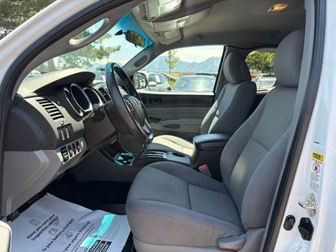 Used 2014 Toyota Tacoma 4x4 Access Cab w/ Convenience Package image 19