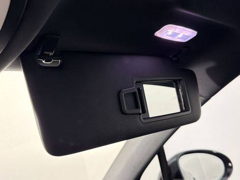 Certified 2023 Porsche Macan image 30