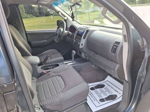 Used 2014 Nissan Frontier SV RWD image 12