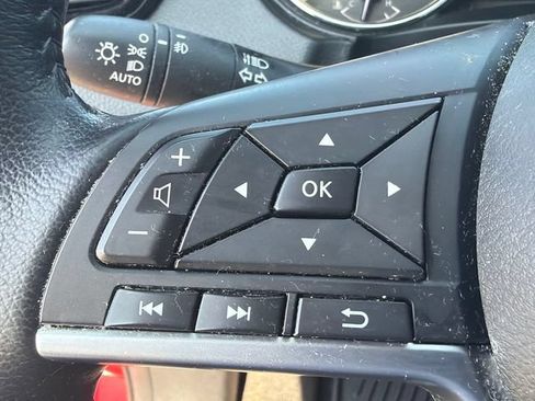 Used 2022 Nissan Rogue Sport SV FWD image 24