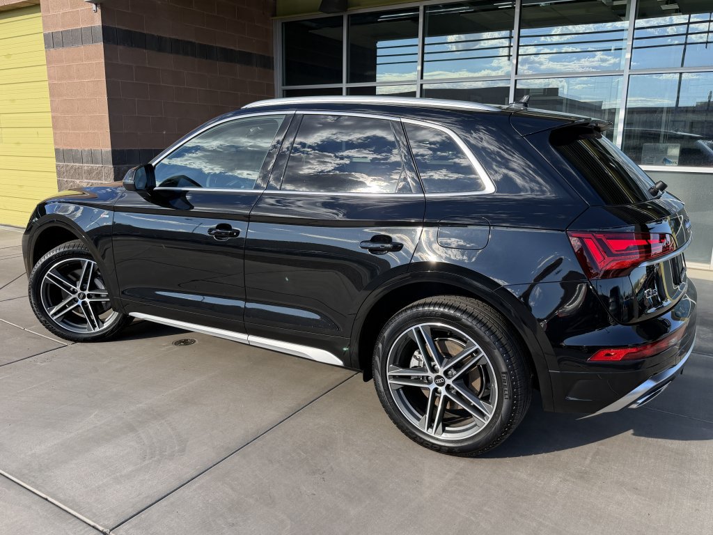 Used 2025 Audi Q5 e Premium AWD/4WD image 5