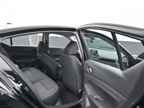 Certified 2025 Nissan Altima 2.5 S FWD image 11