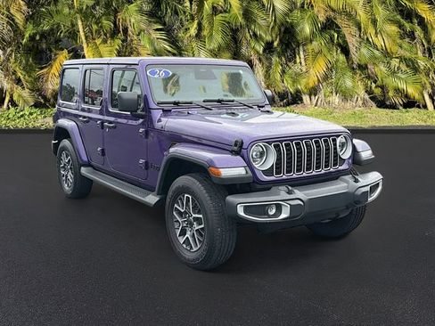 Used 2026 Jeep Wrangler Unlimited Sahara AWD/4WD image 2