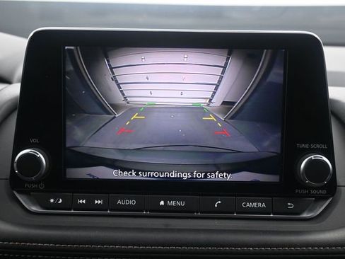 Used 2025 Nissan Rogue SV AWD/4WD image 17