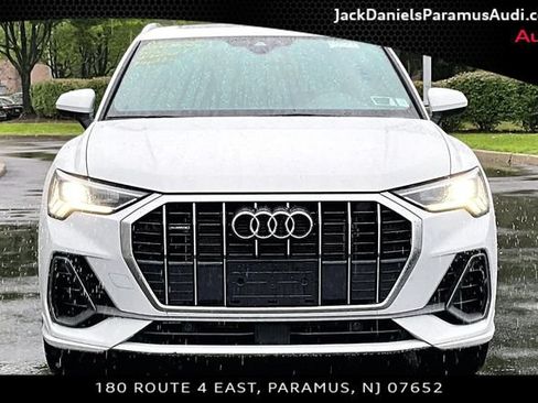 Used 2023 Audi Q3 2.0T Premium w/ Convenience Package AWD/4WD image 3