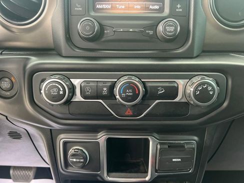 Used 2020 Jeep Wrangler Unlimited Sport image 27