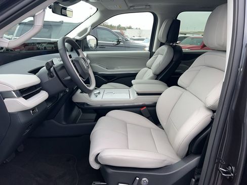 New 2026 Lincoln Navigator L Reserve w/ Jet Appearance Package image 9