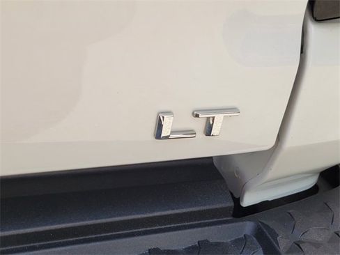 Used 2024 Chevrolet Colorado LT w/ LT Convenience Package image 19