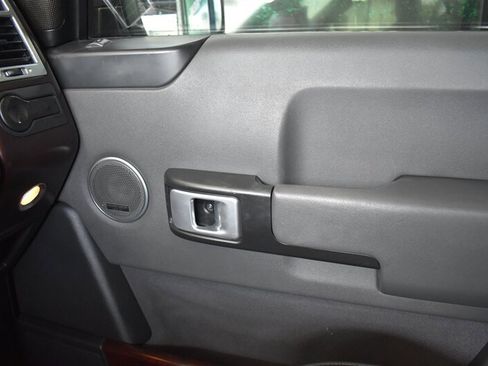 Used 2005 Land Rover Range Rover HSE image 29