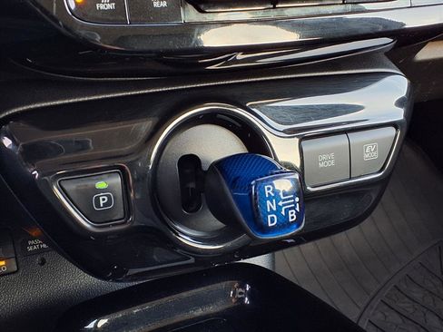 Used 2017 Toyota Prius Four image 21