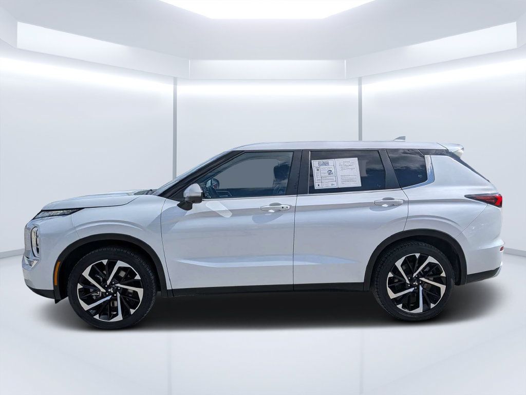 Used 2024 Mitsubishi Outlander SE AWD/4WD image 8