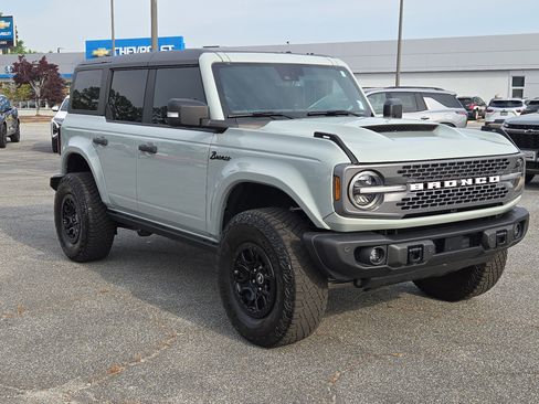 Used 2023 Ford Bronco Badlands w/ Sasquatch Package AWD/4WD image 4